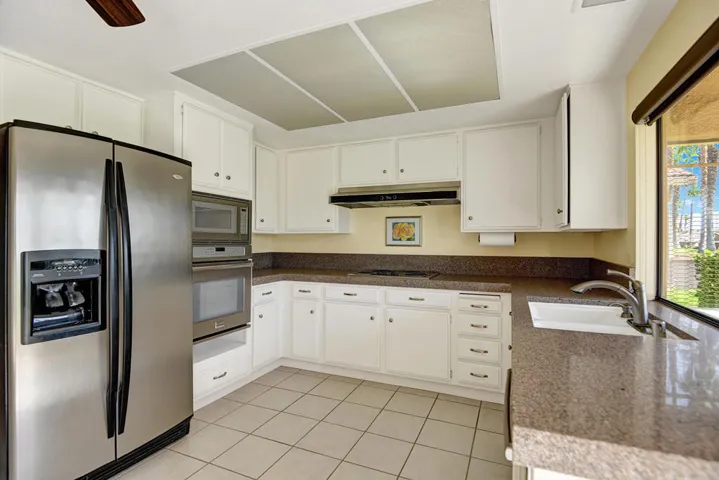 KITCHEN ANGLED IN MLS