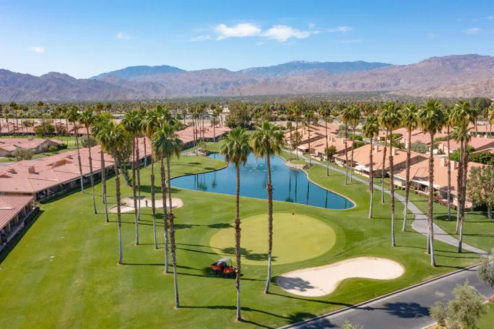 DRONE RANDOM FAIRWAY AND LAKE MLS