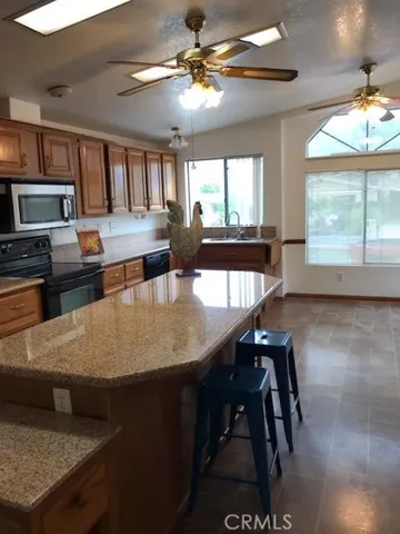 KITCHEN ISLAND