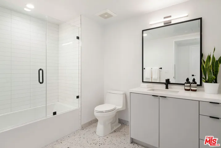 1112 Locust Avenue Unit 514, Long Beach, California 90813