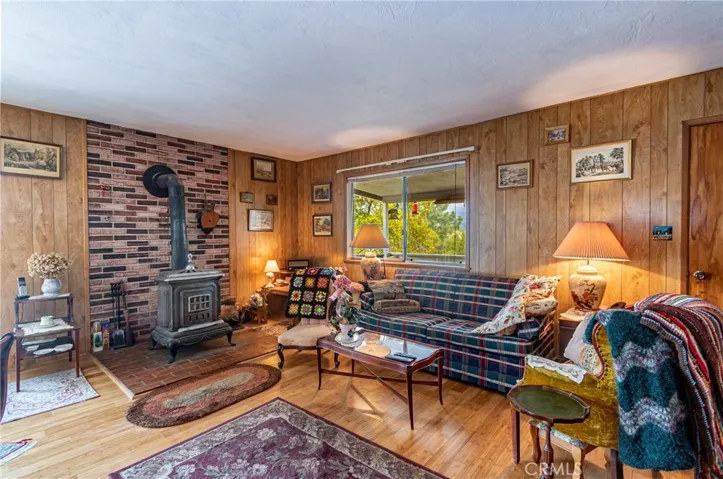 5090 Tip Top Road, Mariposa, California 95338