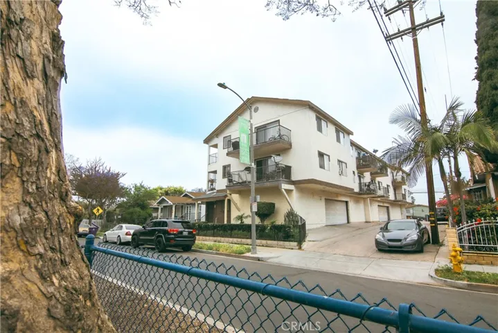 329 W 14th Street, Long Beach, California 90813