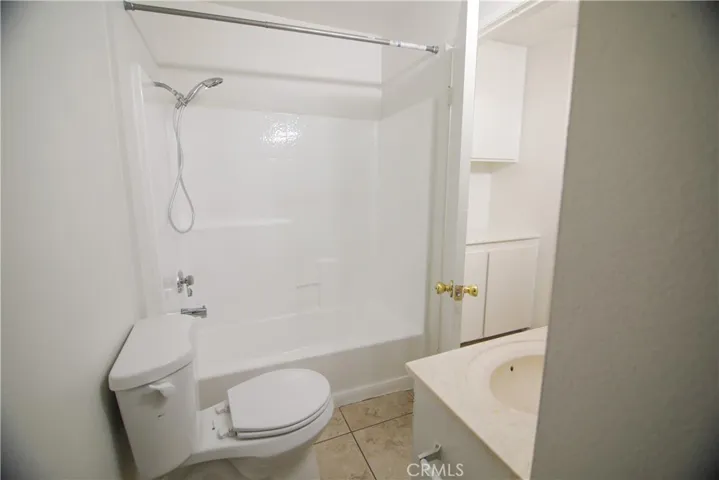 329 W 14th Street, Long Beach, California 90813