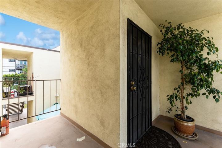 11813 Runnymede Street Unit 36, North Hollywood, California 91605