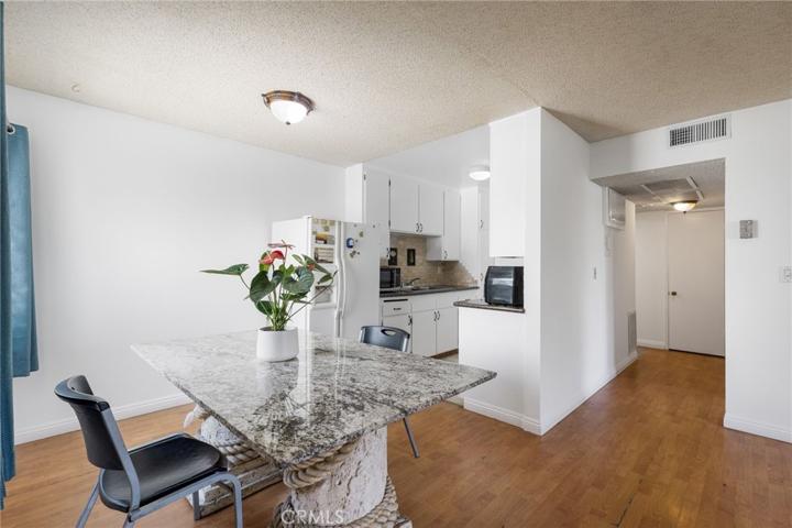 11813 Runnymede Street Unit 36, North Hollywood, California 91605