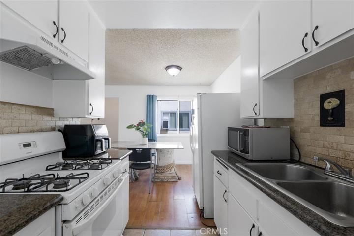11813 Runnymede Street Unit 36, North Hollywood, California 91605