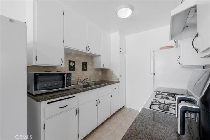 11813 Runnymede Street Unit 36, North Hollywood, California 91605