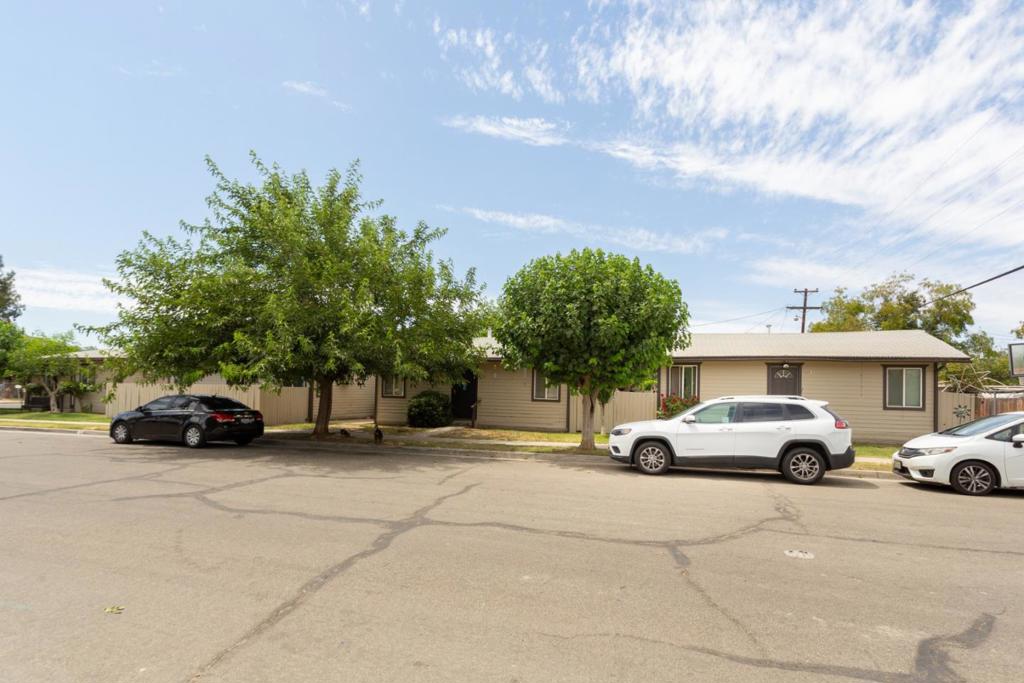 3468 S Frank Avenue, Fresno, California 93725 home-pic-16