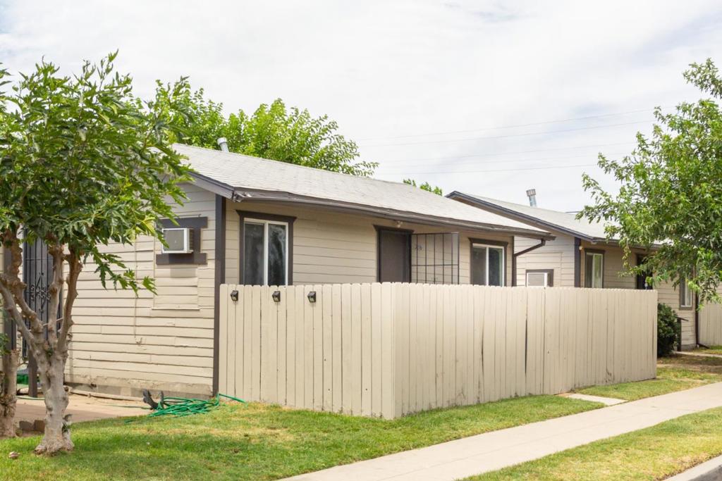 3468 S Frank Avenue, Fresno, California 93725 home-pic-11