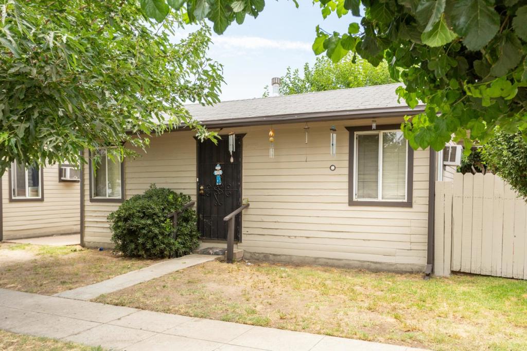 3468 S Frank Avenue, Fresno, California 93725 home-pic-12