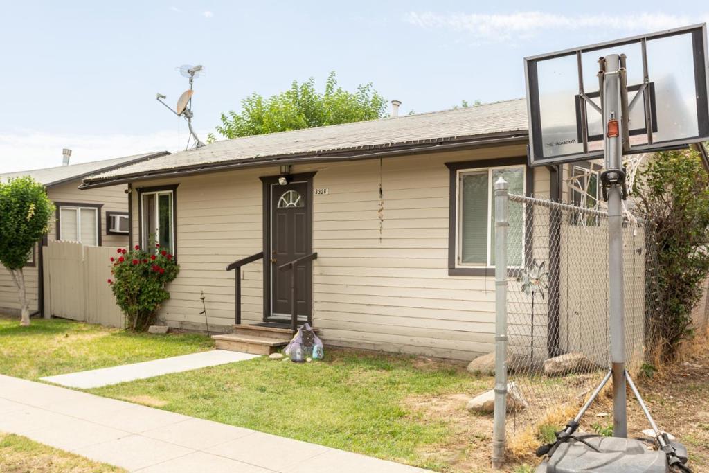 3468 S Frank Avenue, Fresno, California 93725 home-pic-14