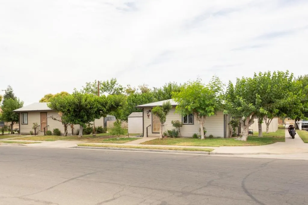 3468 S Frank Avenue, Fresno, California 93725 home-pic-3