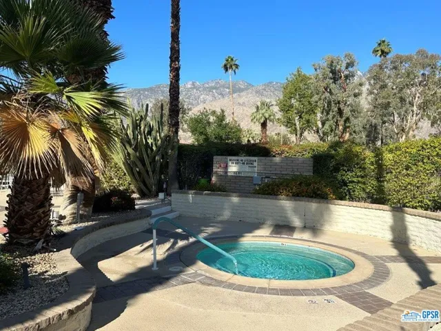 2250 Oakcrest Drive, Palm Springs, California 92264
