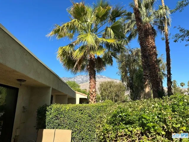 2250 Oakcrest Drive, Palm Springs, California 92264