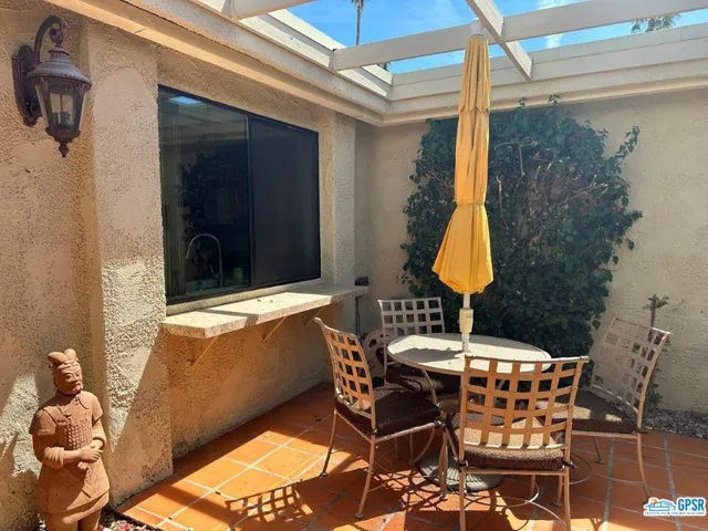 2250 Oakcrest Drive, Palm Springs, California 92264