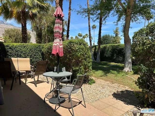 2250 Oakcrest Drive, Palm Springs, California 92264
