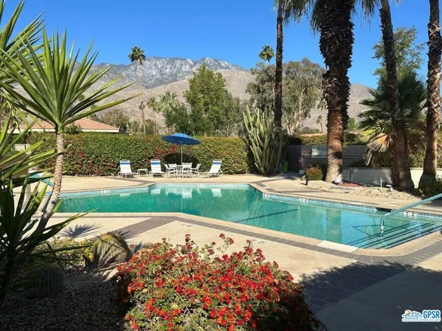 2250 Oakcrest Drive, Palm Springs, California 92264