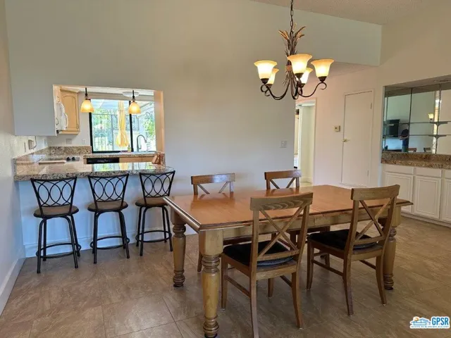 2250 Oakcrest Drive, Palm Springs, California 92264
