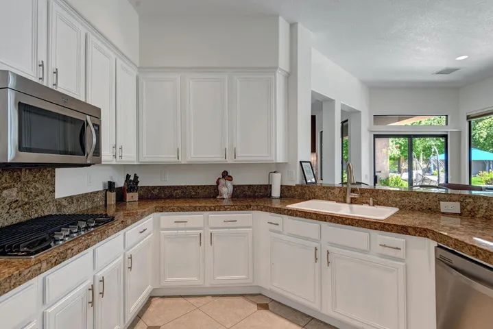 KITCHEN IN MLS