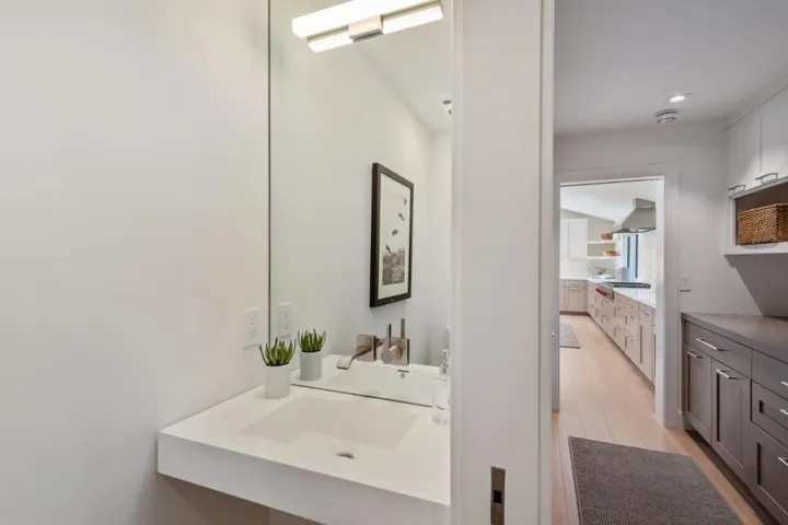 160 Shawnee, Portola Valley, California 94028