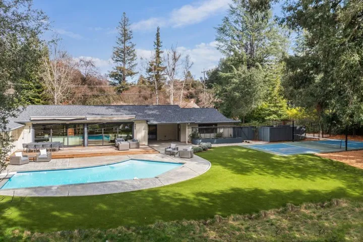 160 Shawnee, Portola Valley, California 94028