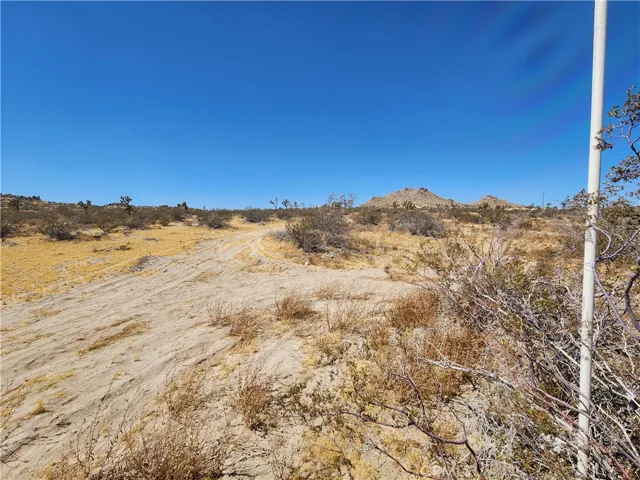 2 AC E Ave N8, Palmdale, California 93591