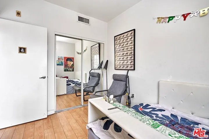 2864 Sunset Place 404, Los Angeles, California 90005