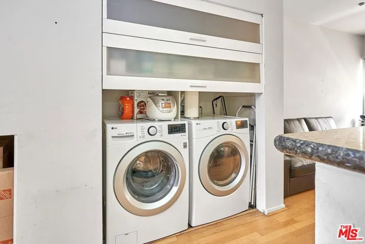 2864 Sunset Place 404, Los Angeles, California 90005
