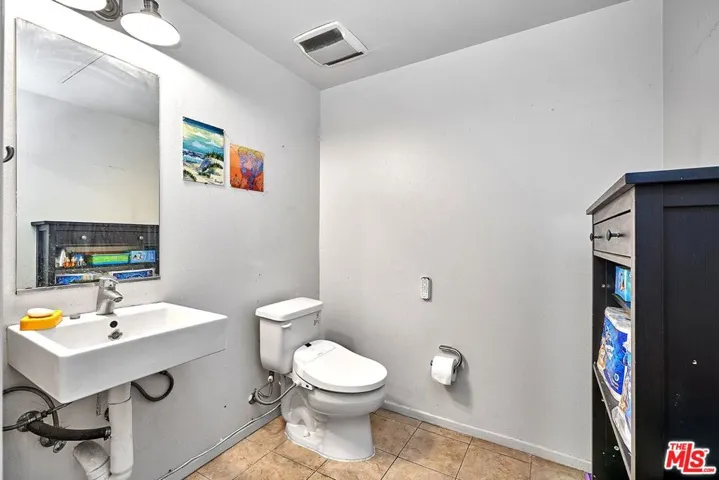 2864 Sunset Place 404, Los Angeles, California 90005
