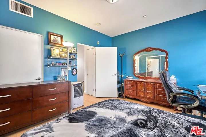 2864 Sunset Place 404, Los Angeles, California 90005