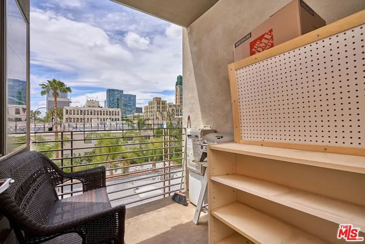 2864 Sunset Place 404, Los Angeles, California 90005