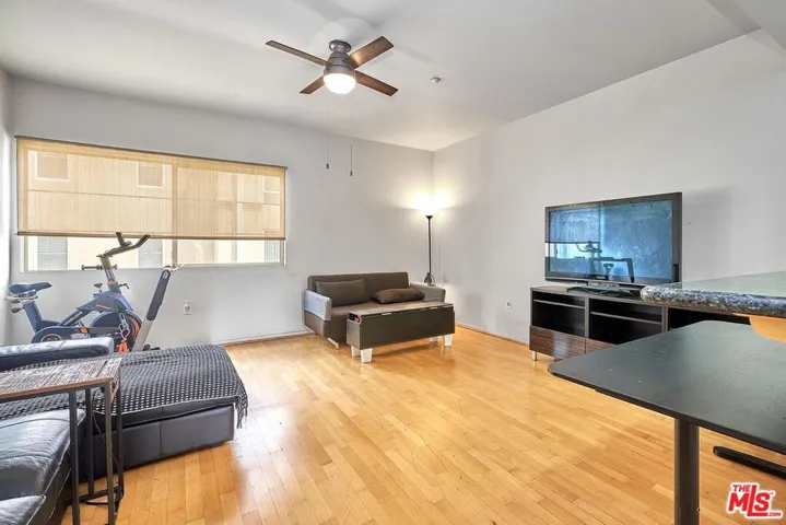 2864 Sunset Place 404, Los Angeles, California 90005
