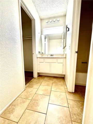 164 W Walnut Avenue B, Rialto, California 92376