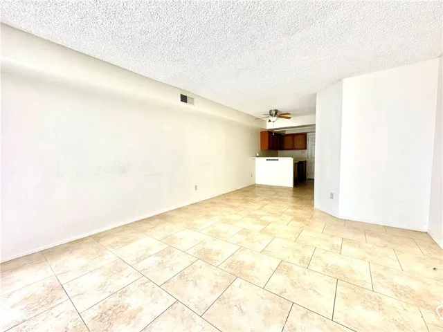 164 W Walnut Avenue B, Rialto, California 92376
