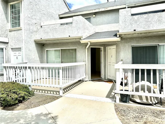 164 W Walnut Avenue B, Rialto, California 92376