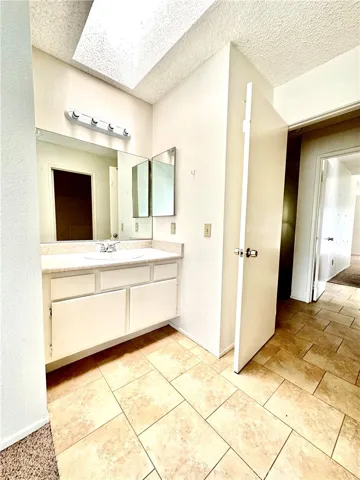 164 W Walnut Avenue B, Rialto, California 92376
