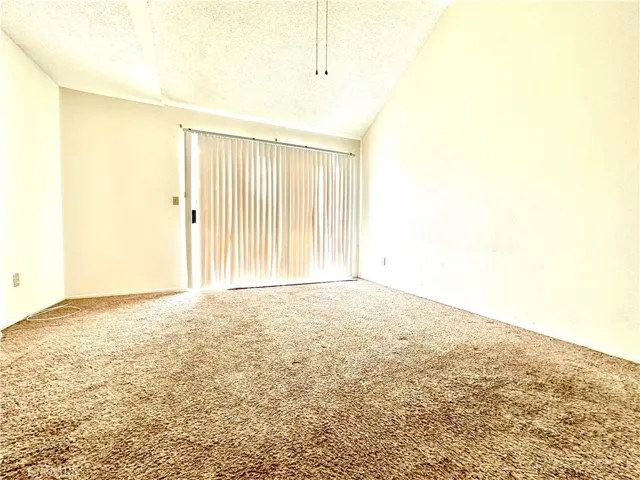164 W Walnut Avenue B, Rialto, California 92376