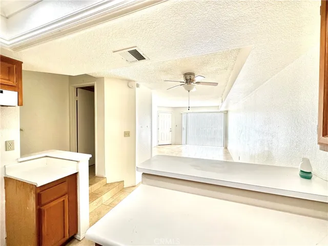 164 W Walnut Avenue B, Rialto, California 92376