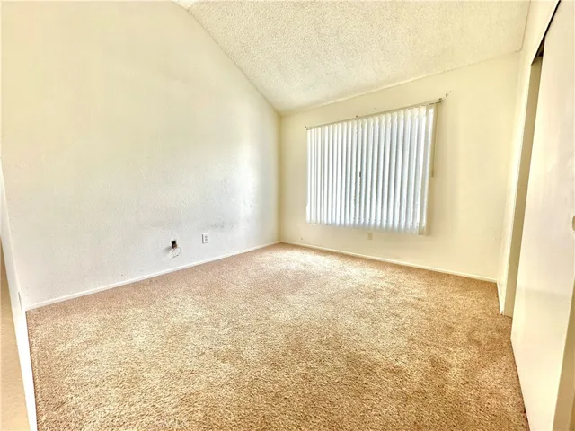 164 W Walnut Avenue B, Rialto, California 92376