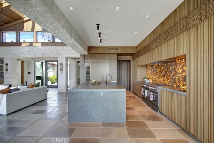 1076 Pescador Drive, Newport Beach, California 92660