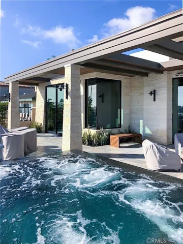 1076 Pescador Drive, Newport Beach, California 92660
