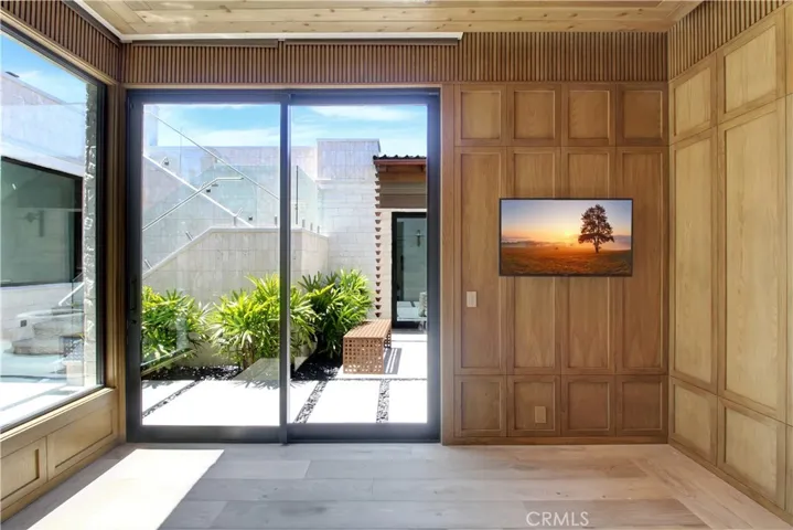 1076 Pescador Drive, Newport Beach, California 92660