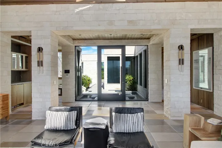 1076 Pescador Drive, Newport Beach, California 92660