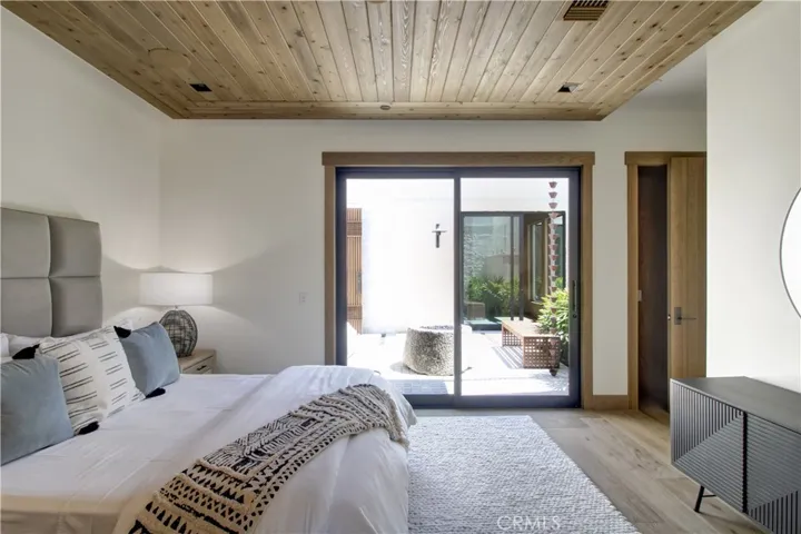 1076 Pescador Drive, Newport Beach, California 92660