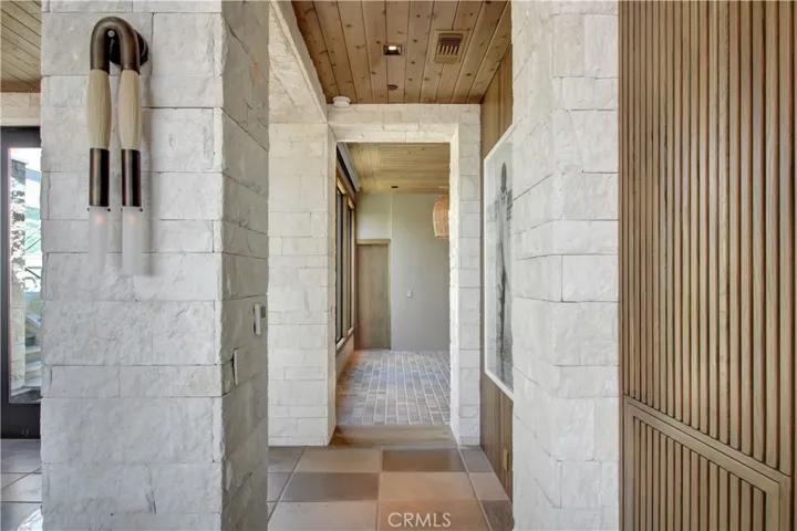 1076 Pescador Drive, Newport Beach, California 92660