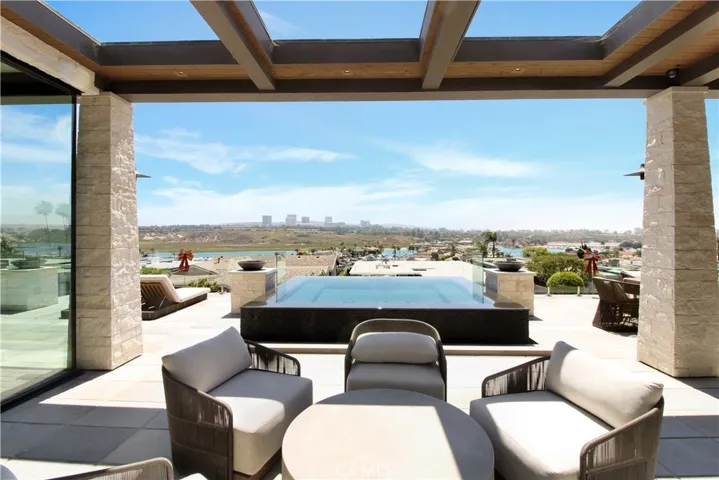 1076 Pescador Drive, Newport Beach, California 92660
