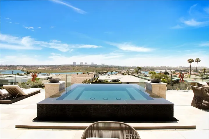 1076 Pescador Drive, Newport Beach, California 92660