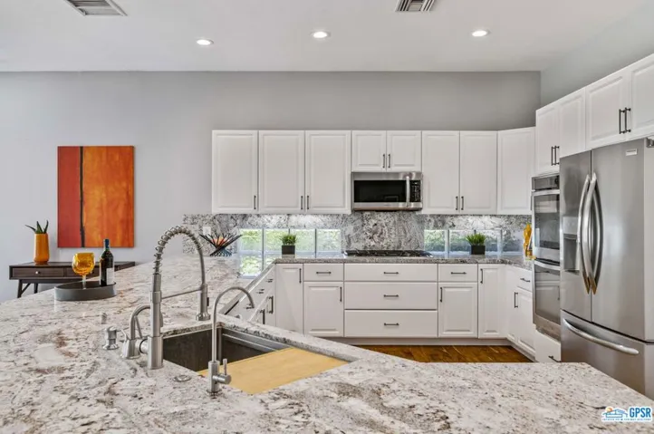 905 Azalea Circle, Palm Springs, California 92264