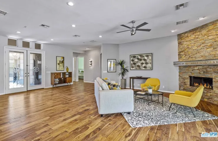 905 Azalea Circle, Palm Springs, California 92264