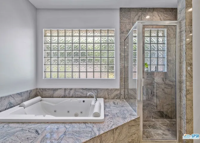 905 Azalea Circle, Palm Springs, California 92264